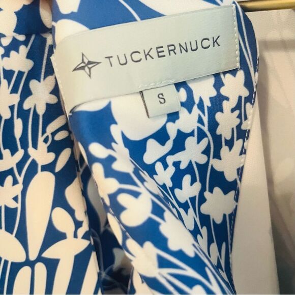 Tuckernuck Blue and White Graphic 3/4 Sleeve Blouse - Picture 4 of 10